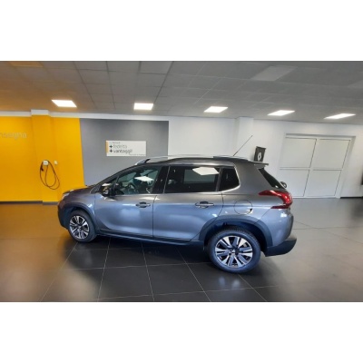 Peugeot 2008  BlueHDI <br /> 100 Black Matt (73 KW)